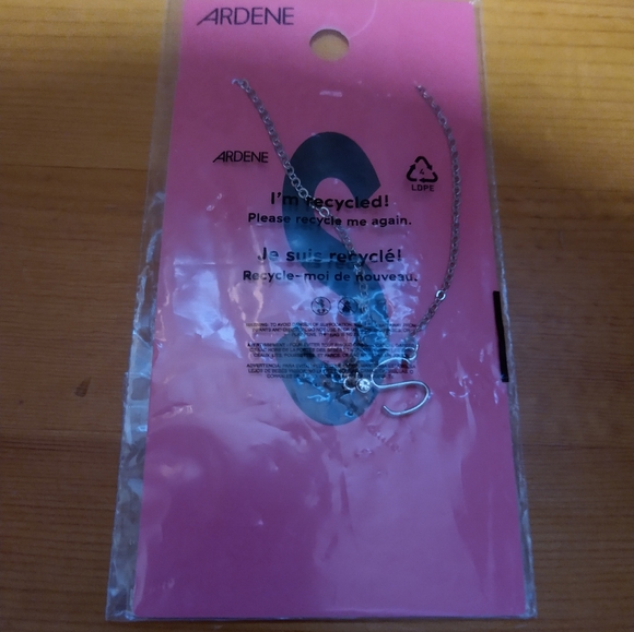 Free With Purchase Chic initial necklace, Letter S necklace, initial S - Picture 3 of 4